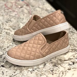 Steve Madden slide on shoes